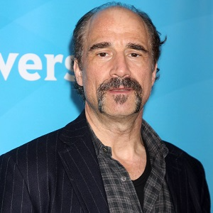 celebrity Elias Koteas