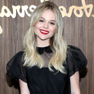 biography Emily Alyn Lind