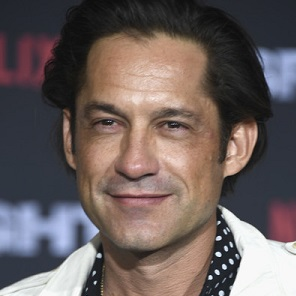 celebrity Enrique Murciano