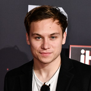 biography Finn Cole