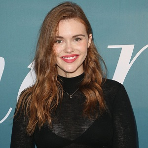 Holland Roden – Siblings, Child, Parents, Eyes, Boyfriend, Husband ...