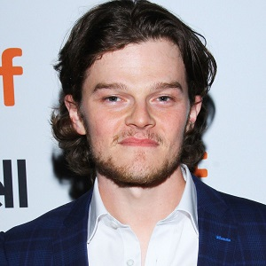 celebrity Robert Aramayo