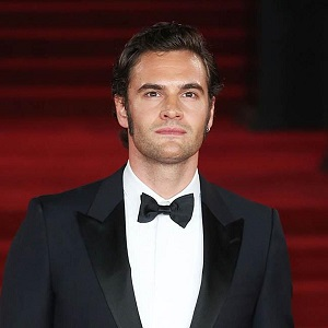 biography Tom Bateman