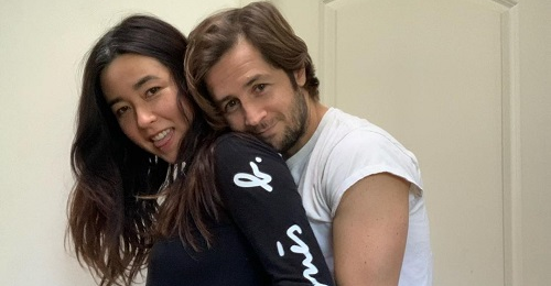 news Actress Maya Erskine pregnant engaged to Michael Angarano