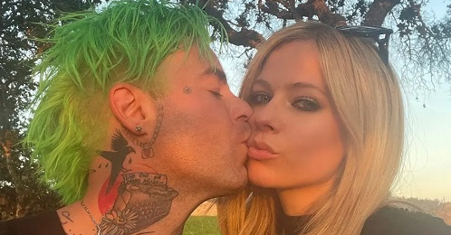 Avril Lavigne, Mod Sun split end their engagement