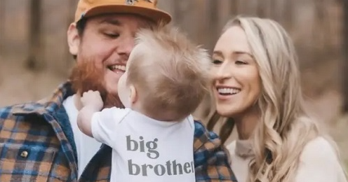 news Luke Combs, wife Nicole pregnant with second child