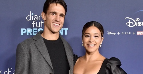 news Pregnant Gina Rodriguez, husband Joe LoCicero takes a beach walk